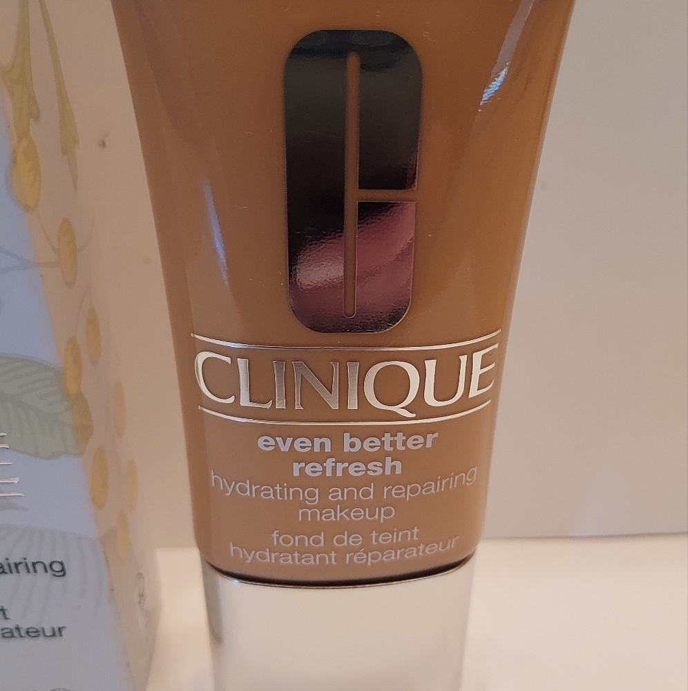CLINIQUE Even Better Refresh Hydrating and Repairing Makeup *WN68 BRULEE* / 1 oz - Picture 2 of 4